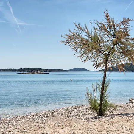 Azur - Comfort, Beachfront, Pool Villa *