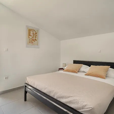 Azur - Comfort, Beachfront, Pool Villa Zaglavice