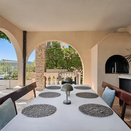 Villa Azur - Comfort, Beachfront, Pool Zaglavice