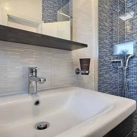 Villa Azur - Comfort, Beachfront, Pool