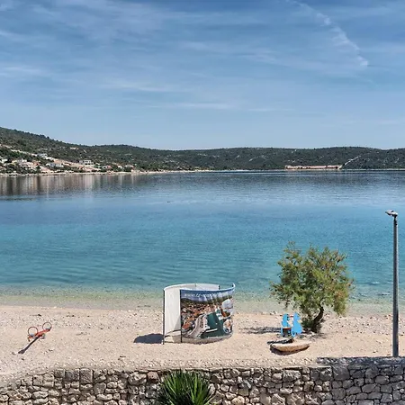 Azur - Comfort, Beachfront, Pool Villa