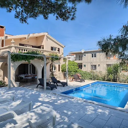Villa Azur - Comfort, Beachfront, Pool